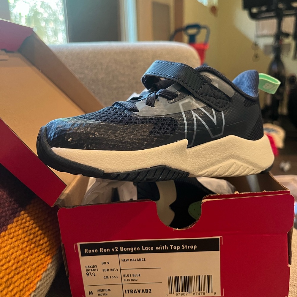 NWT New Balance Kids' Navy Sneakers - Rave Run v2